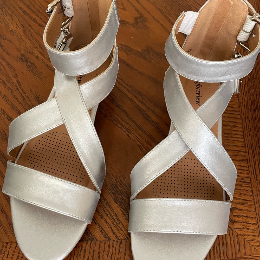 NWOT ComfortView Women’s shoe